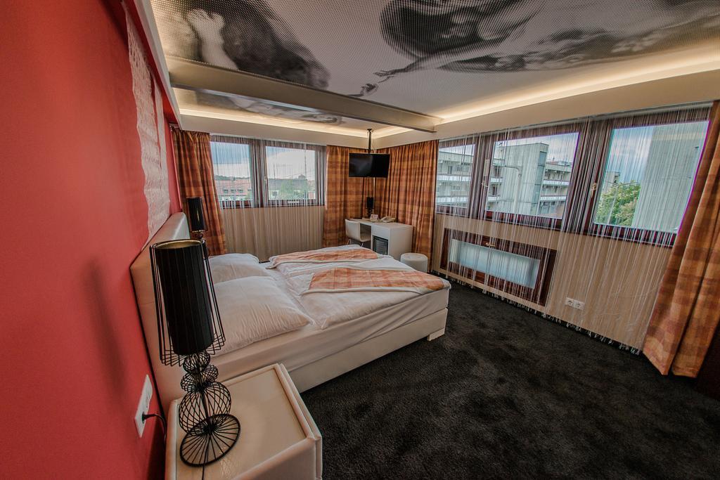 Hotel Kristaly Imperial Тата Экстерьер фото