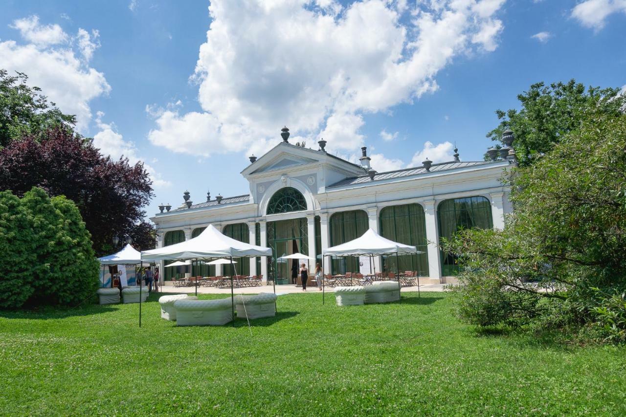 Hotel Kristaly Imperial Тата Экстерьер фото